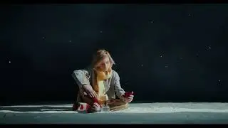 В его бокале зимнее солнце...
