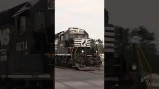 High Speed EMD SD40-2 Locomotives | #Shorts