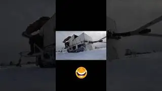 Что смотрите, подсобите?!