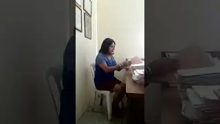ALEJANDRA DESPACHANDO ASUNTOS  MANANTIAL
