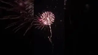 Очень крутой салют.