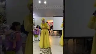 Гаухар, Айгерім. сөзі:Алғадай Әбілғазы. әні:Біржан Әлкей. "Бақыт құшсын бар адам"