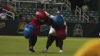 The Bullpen Watches Big Glove Boxing | Playing for Peanuts