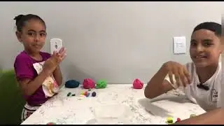 Brincando com massinha com os (irmãos nota 10)
