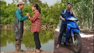 De and Huyen were very surprised when they received information about the lost motorbike 