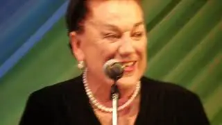 Поёт Любовь Анисова.