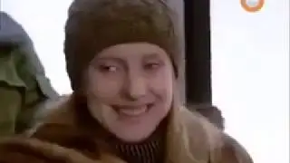 Уступать надо место беременным женщинам , обязательно , а также пожилым и слабым.