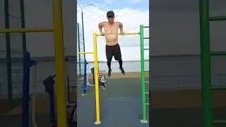 ТРИ РАЗНООБРАЗНЫХ ВЫХОДА:Выход принца,офицерский выход и выход на 2