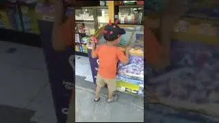 mau beli eskrim minta di vidioin🤦efek sering liat konten youtube😂