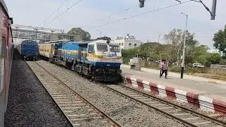 Arrival of Nizamabad Pune Express Train and Karnataka Express Train At Belapur(Shrirampur) Station