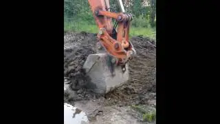 Продолжение работ по планировке участка