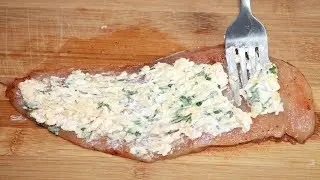 I spread the filling on the fillet and bake in the oven. Super delicious chicken rolls.