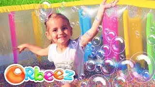 Orbeez Challenge game in the pool Video for children