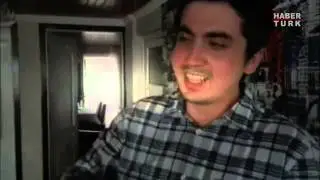 Çiğ balığı böyle yedi!
