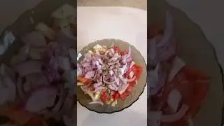Идеальный ужин когда худеешь. Лёгкий салат из свежих овощей.