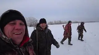 Прогулки по зимнему лесу. охота за дичью.