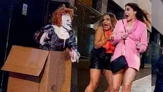 SHE almost FAINTED by seeing PENNYWISE! Halloween 2023