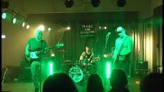 CUBE - Pouring Rain LIVE in Debrecen
