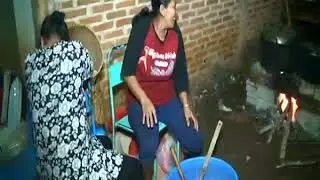 Goyang dribel....sampek muncrat muncrat....