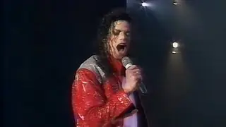 Michael Jackson - Beat It (Live HIStory Tour In Helsinki) (Remastered)
