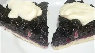 Ягодный пирог с миндальными сливками