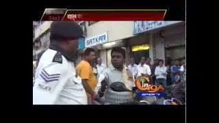 HEATED ARGUMENT BETWEEN TRAFFIC COP AND BIKE RIDER