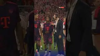 Olise mit dem Matrix-Move! Tah: 😂😂😂