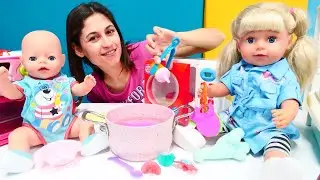 Yeni oyuncak bebek! Ayşe ve Gül minik Baby Born'un emzik ve biberonlarını sterilize ediyorlar!