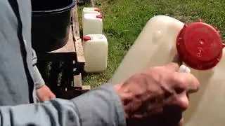 Как легко и быстро отмыть канистру!
