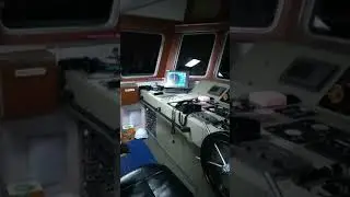 Anjungan Kapal di malam hari   