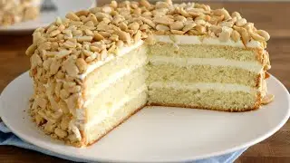 INSANE delicious and juicy Sponge cake with peanuts. A simple homemade cake. Biscuit recipe.
