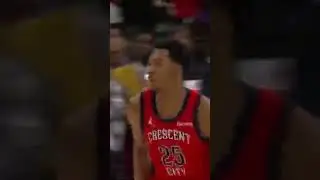 Trey Murphy III attack the rim by slam