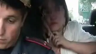 Пьяная автоледи обделала машину ДПС.