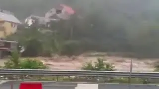 Hopa Borçka karayolu sel nedeniyle ulaşıma kapandı