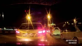 Не забывайте держать тормоз в пробке...