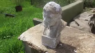 В Одесской области Ленина научили курить