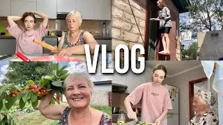 ПРИЇХАЛА В СЕЛО | ВЛОГ З ДАЧІ | ВАРЕНИКИ З ВИШНЯМИ ВІД ПРАБАБУСІ З СЕКРЕТОМ