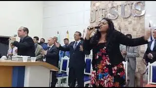 ELE VEM
