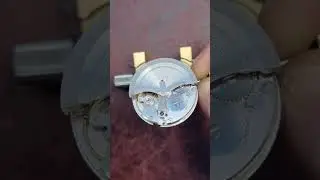 Механизм часов после репассажа,полет 2627Н 23 камня.