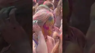 Foreigners ke sath Holi ❤️😂    #holi #happyholi #india #travel #youtubeshorts #shorts #ytshorts