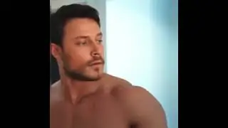 Пришла к холостому соседу принять душ.