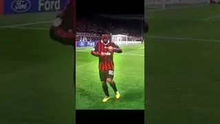 Ronaldinho dancing celebration 🕺. 