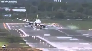 Dev yolcu uçağı fırtınalı havada alanı pas geçti