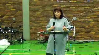 пастор Цеца Горанова Снабдяване 2019 Християнски Център Ветил