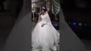 Bu qiz Uzin tuyida Qushg Ayti Dahshat