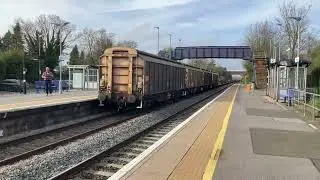66734 ‘Platinum Jubilee’ passes through Radley 6M47 5/4/24 17:00pm