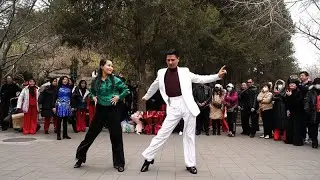 帅哥美女表演吉特巴《对面的小姐姐》歌醉人，舞好看，越看越喜欢