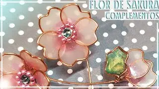 FLOR DE CEREZO. PENDIENTES Y ANILLO DE RESINA Y ALAMBRE. SAKURA COMPLEMENTOS. BISUTERÍA O JOYERÍA.
