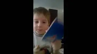 Три поросенка на новый лад. Сашенька читает книжку