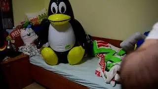 aufblasbaren Tux Pinguin aufblasen